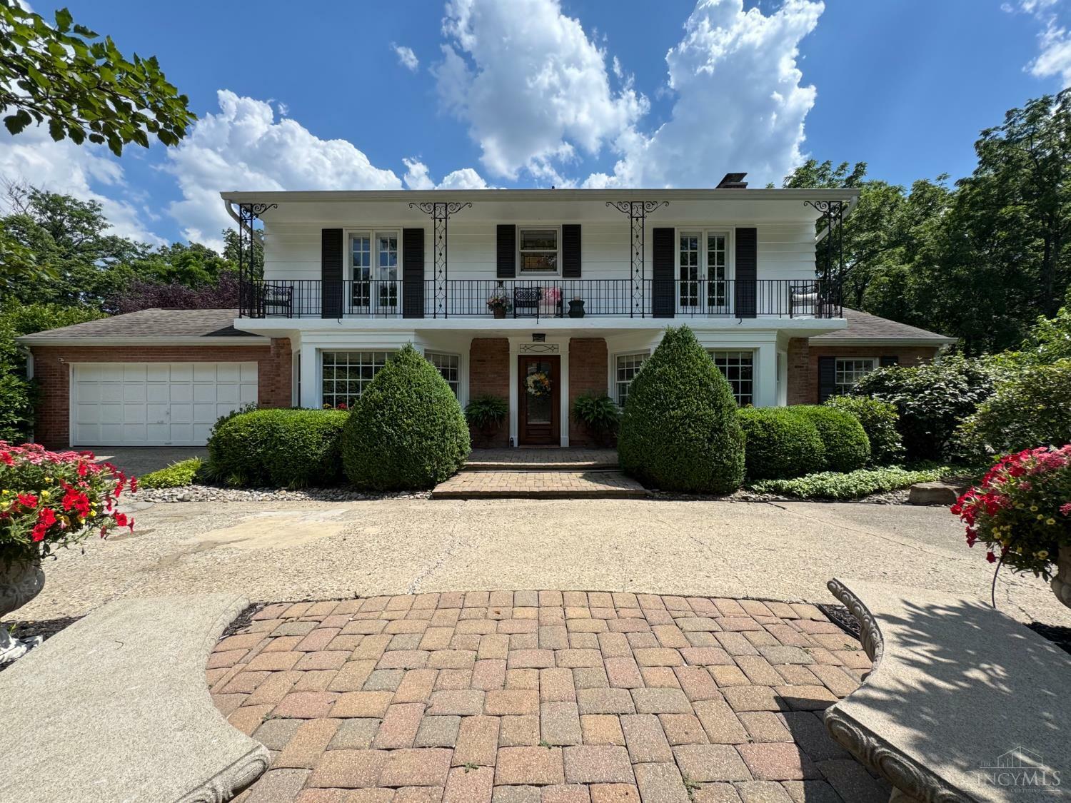Property Photo: 305 Compton Hills Drive OH 45215