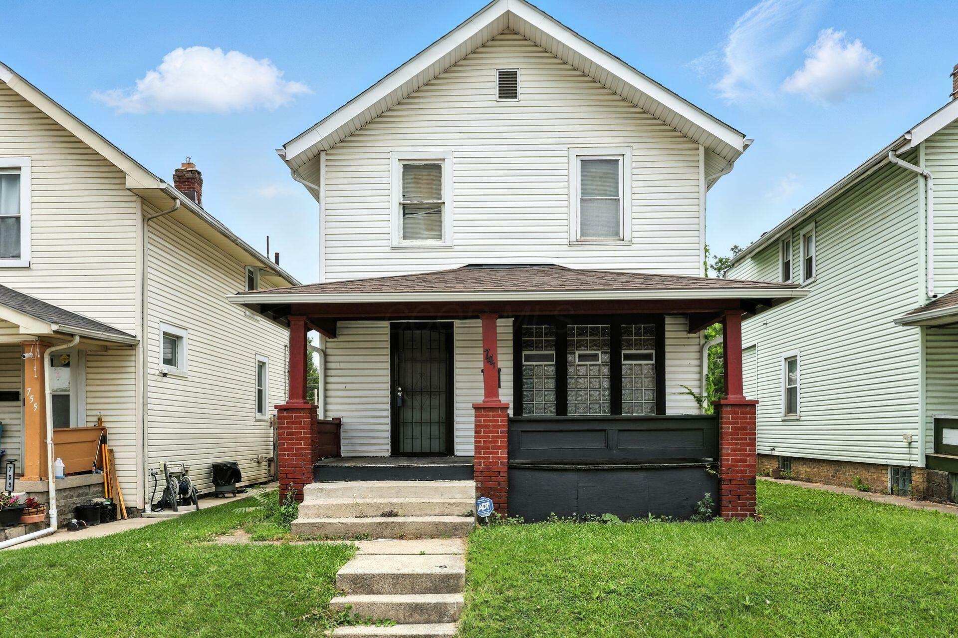 Property Photo: 741 Heyl Avenue OH 43206