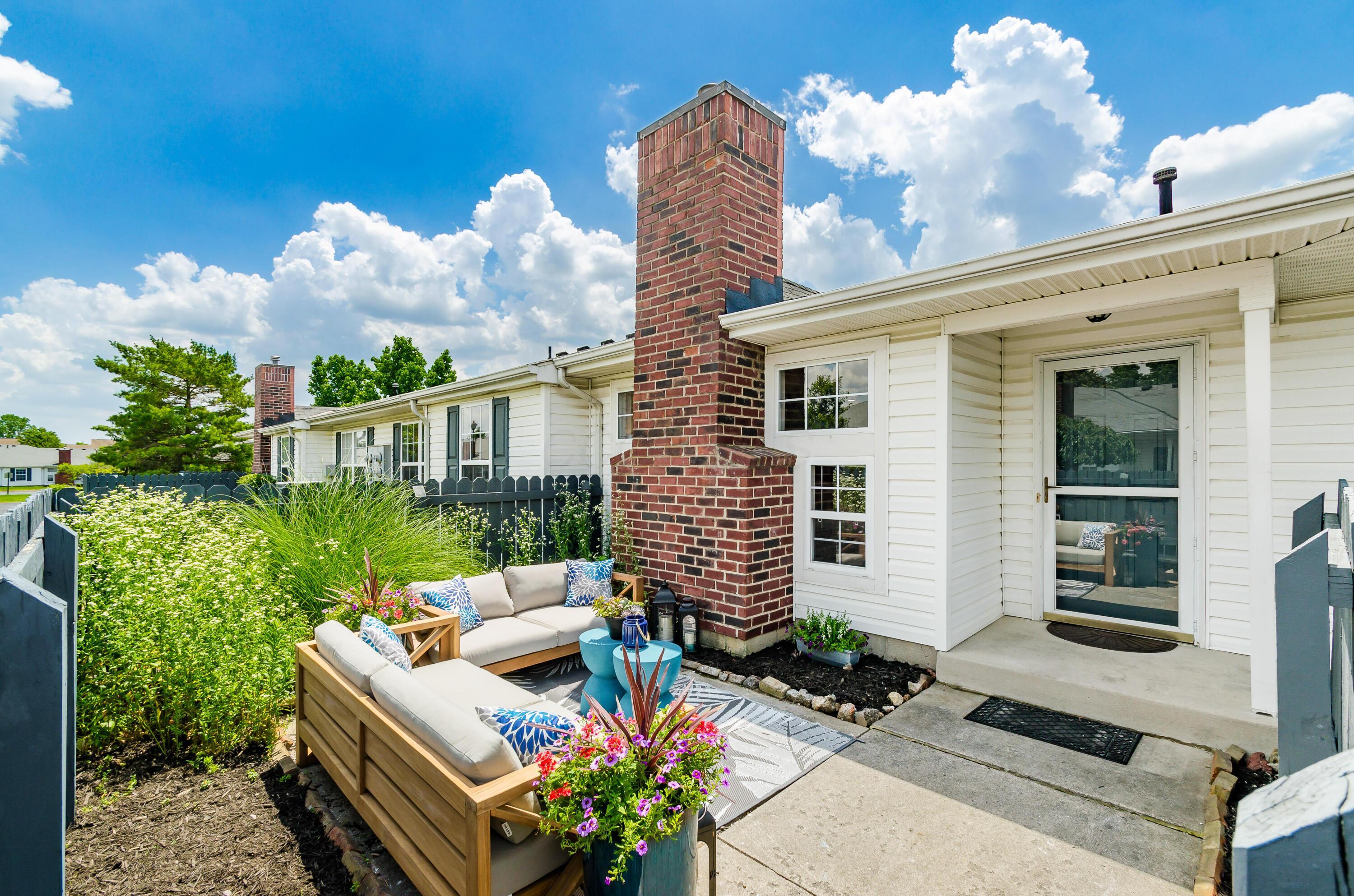 Property Photo: 8368 Sable Crossing Drive OH 43240