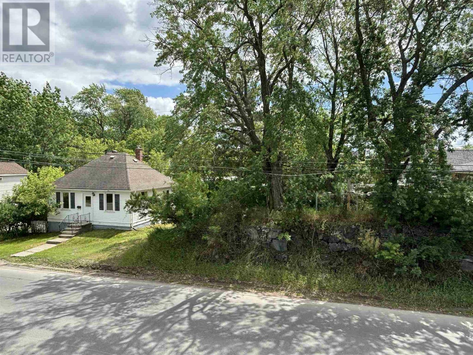 305 Fifth St S  Kenora ON P9N 1L4 photo