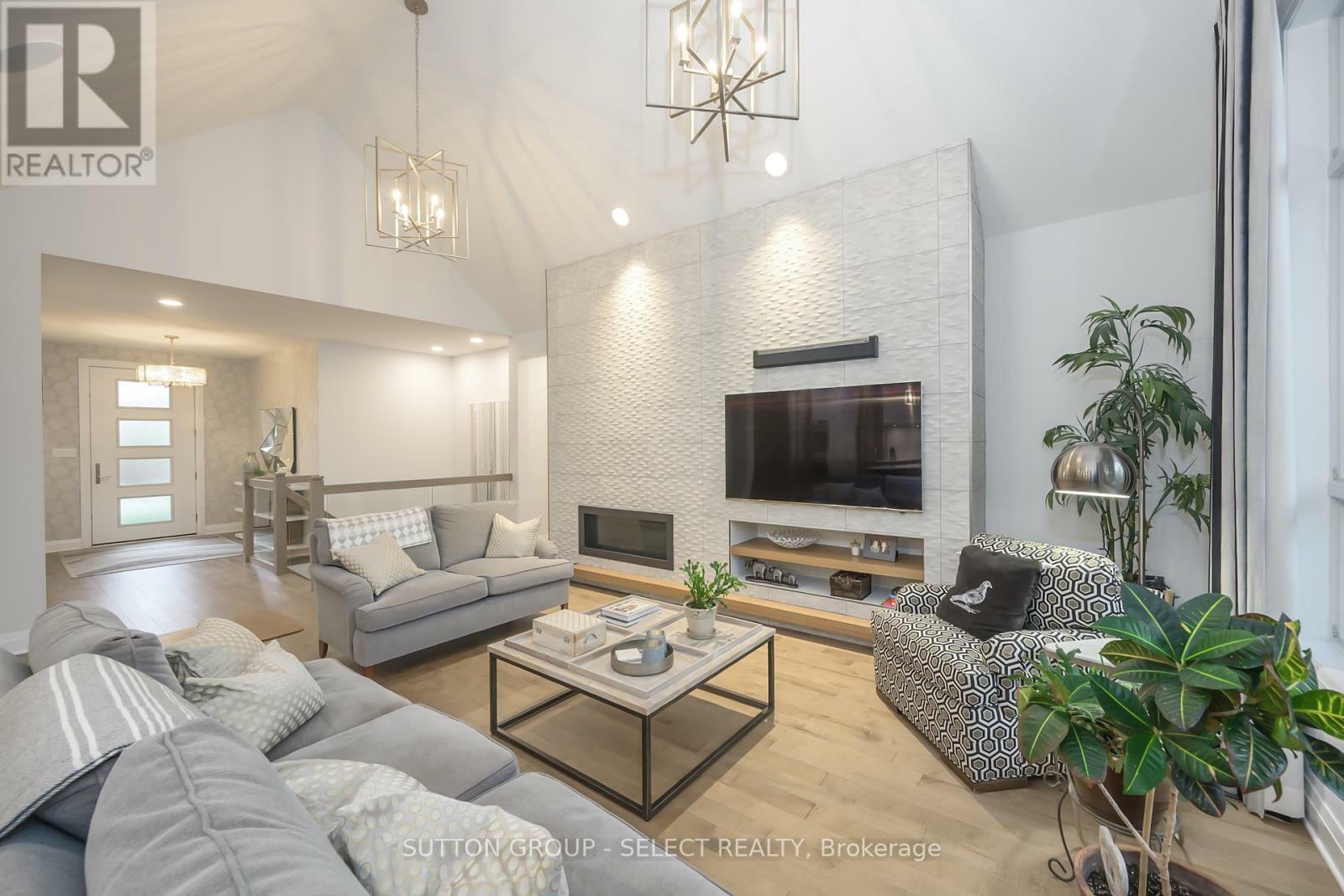 Property Photo: 346 Bradwell Chase ON N6G 0P7