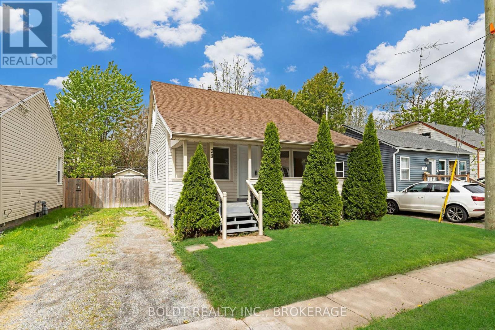 Property Photo:  29 Parkview Road  ON L2M 5R8 