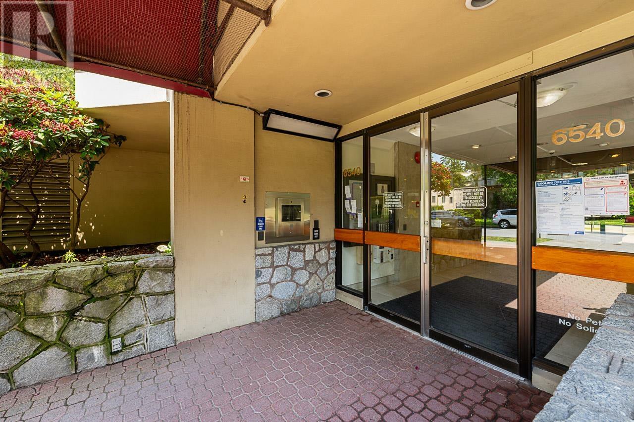 Photo de la propriété: 6540 Burlington Avenue 2505 BC V5H 4G3
