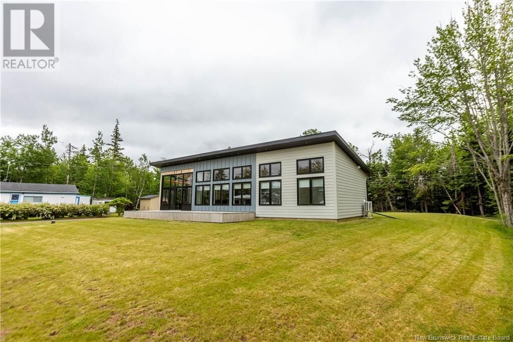 Property Photo:  6 Wood'S Beach Lane  NB E4M 1N1 