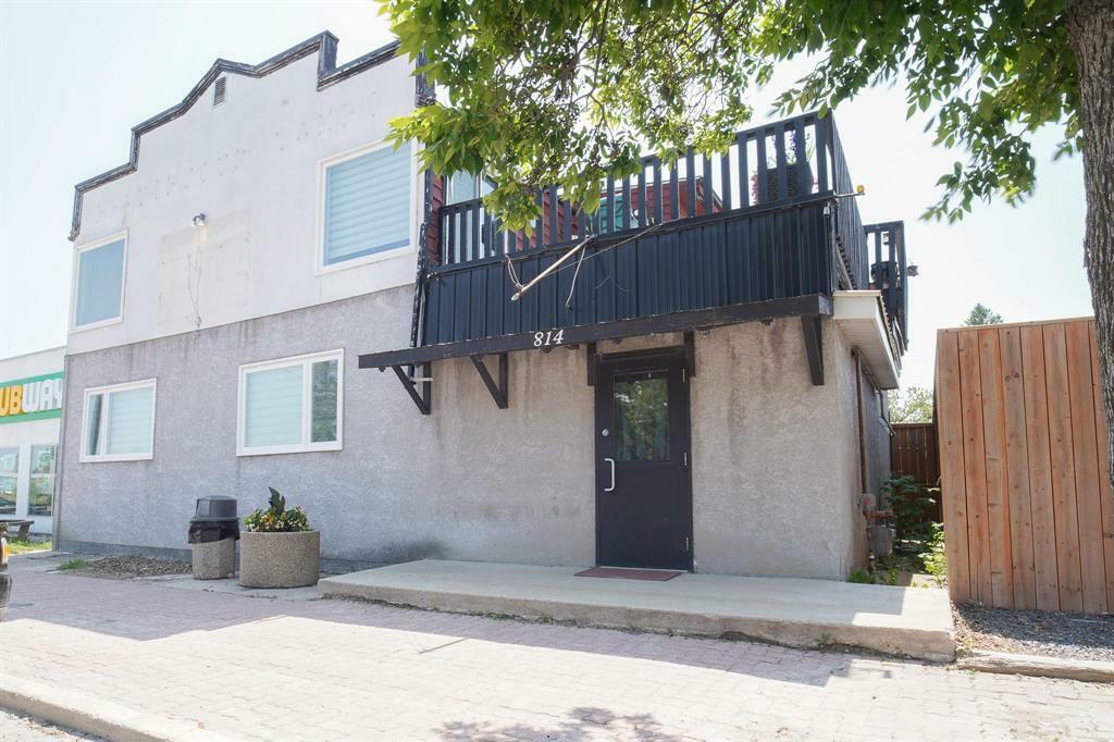 Property Photo:  814 Park Avenue  MB R0E 0C0 