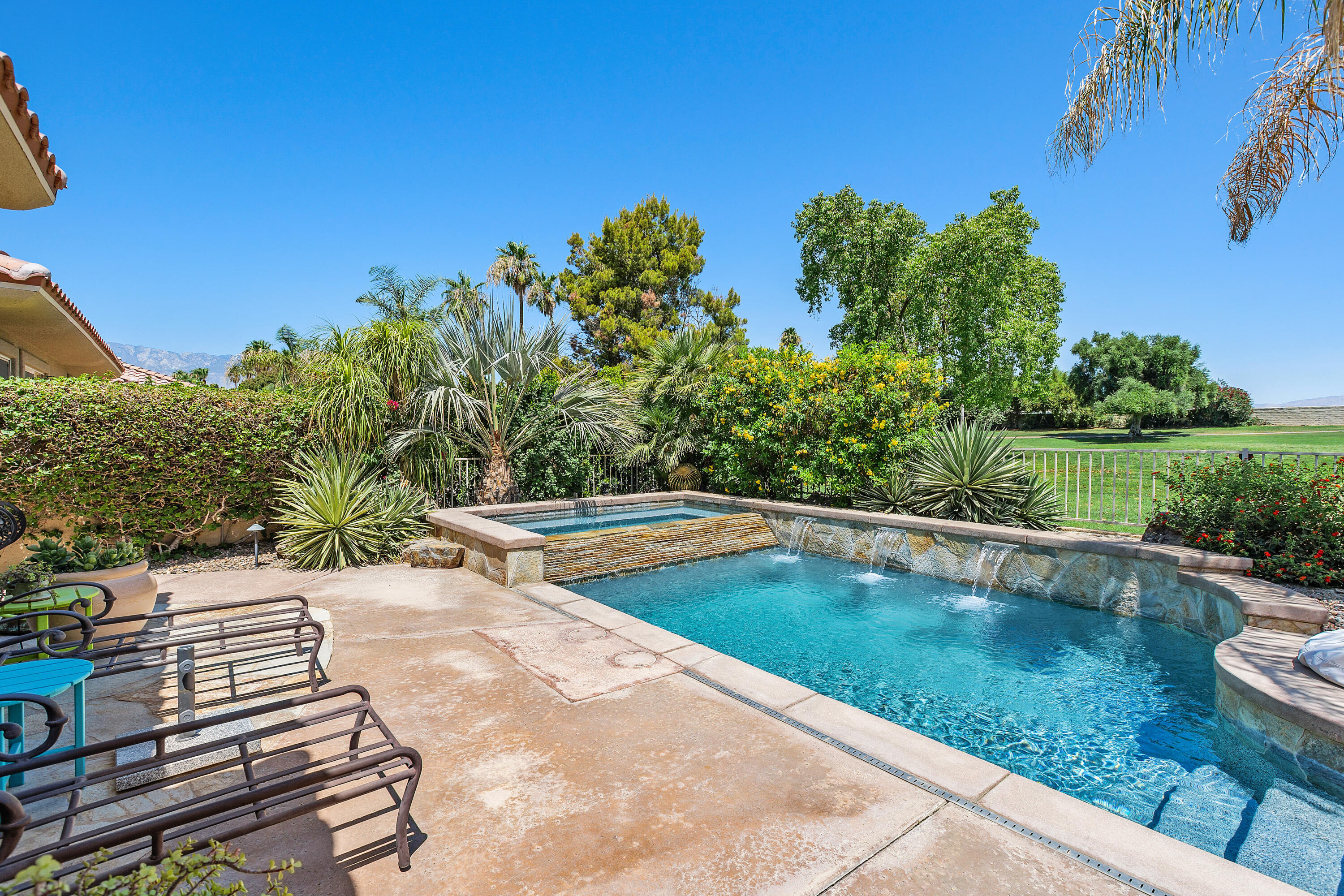 Property Photo:  99 Kavenish Drive  CA 92270 