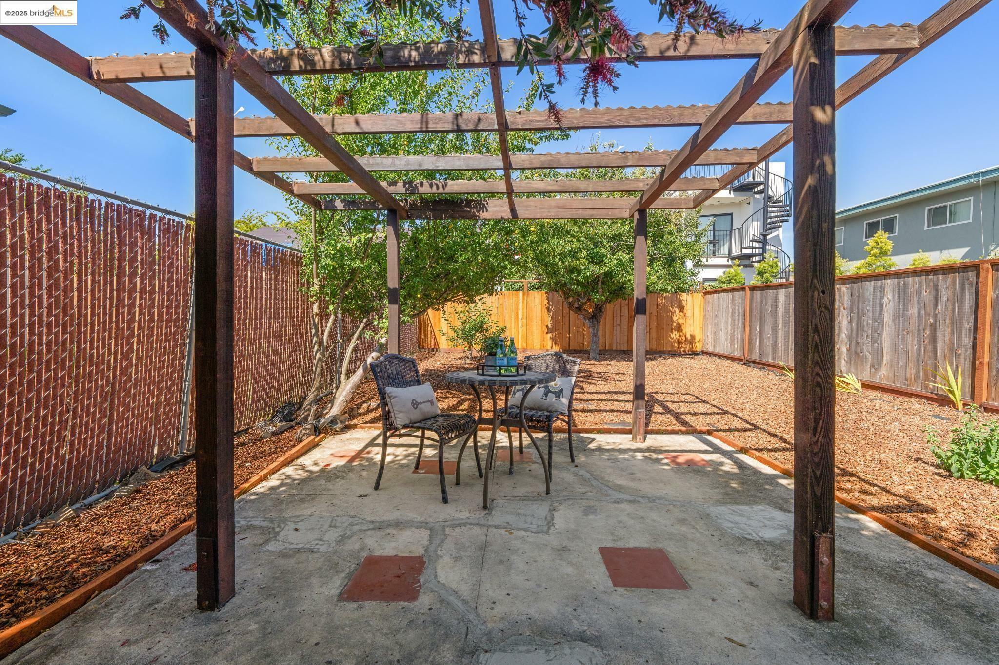Property Photo:  1606 Stannage Ave  CA 94702 