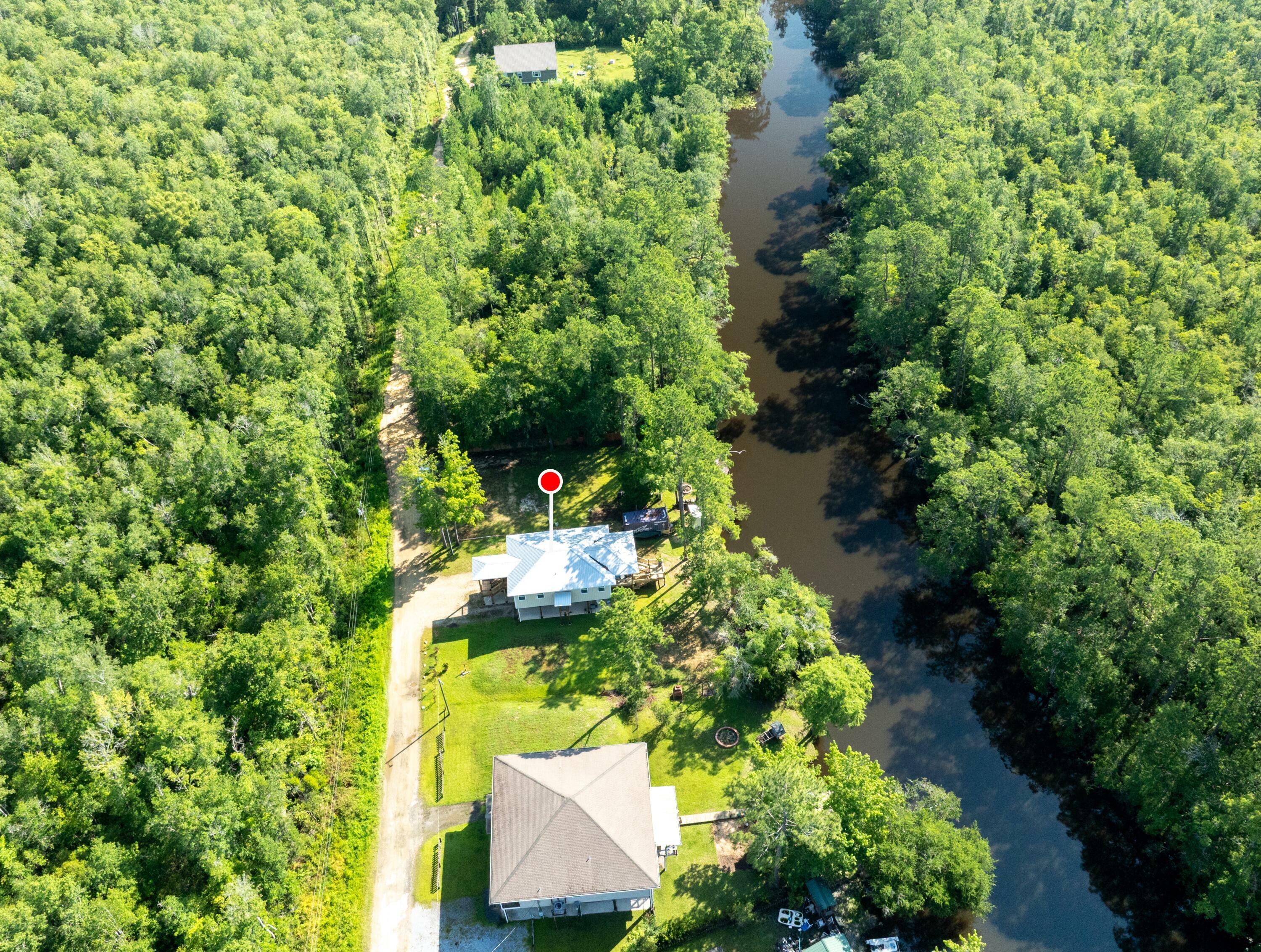 Property Photo: 158 Johns Lane FL 32439
