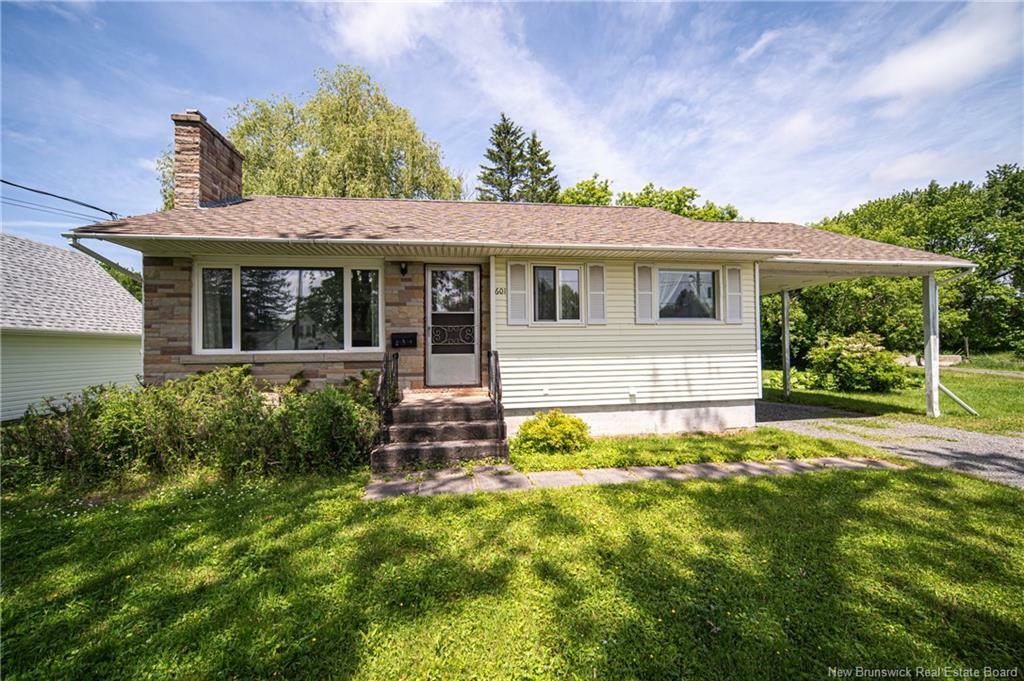 Property Photo: 601 Hillcrest Drive NB E3A 2X8