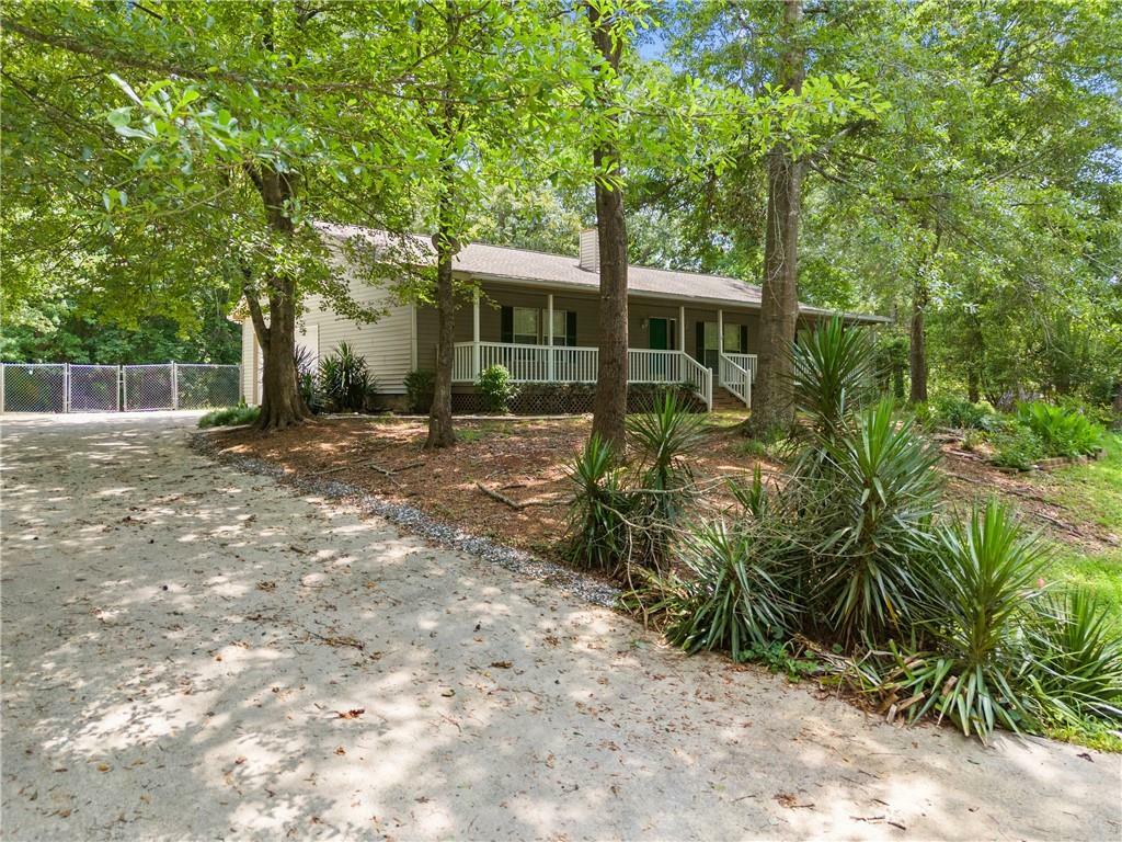 Property Photo: 3592 Lakeview Drive GA 30501