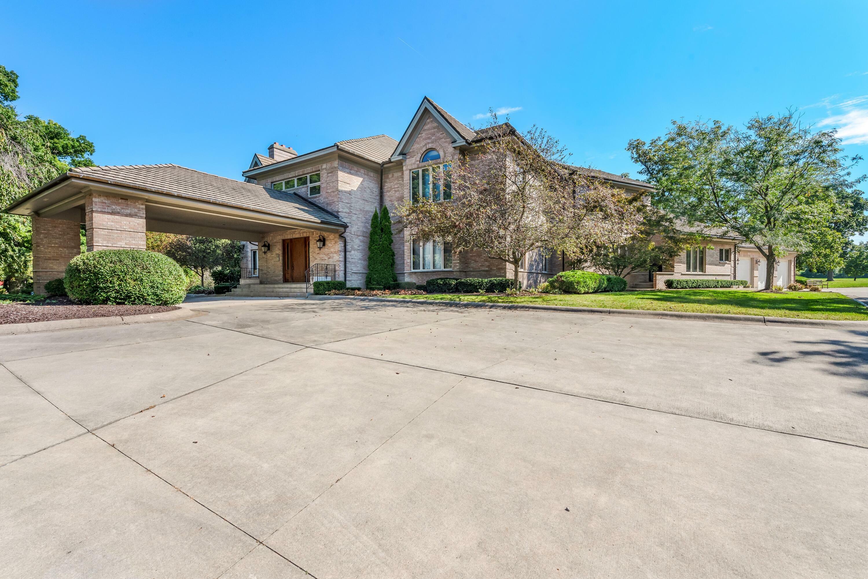 Property Photo: 861 S 800 IN 46341