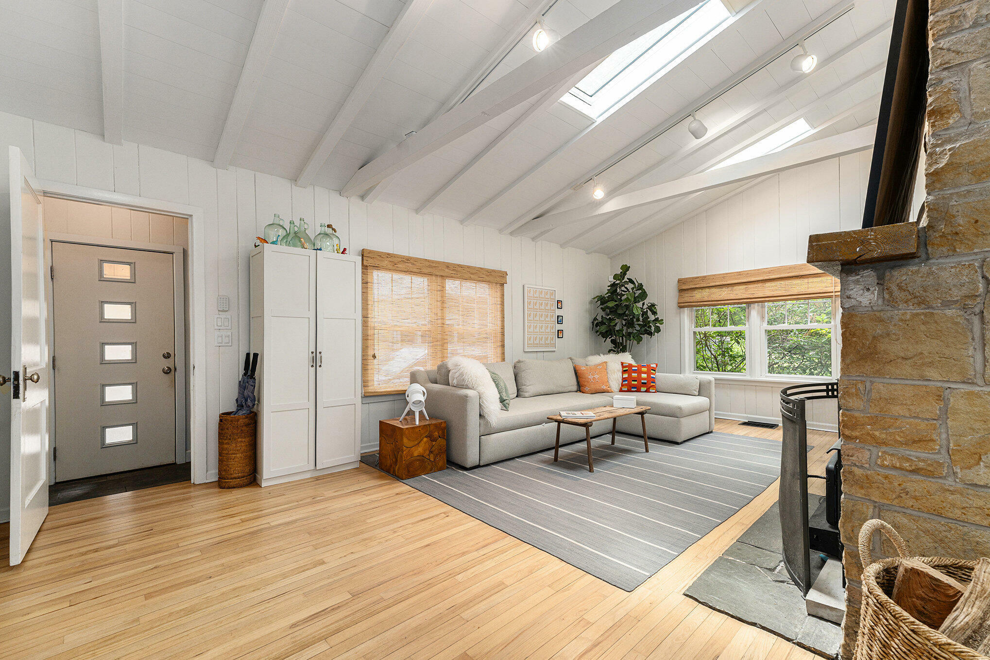 Property Photo: 215 S Broadway IN 46301