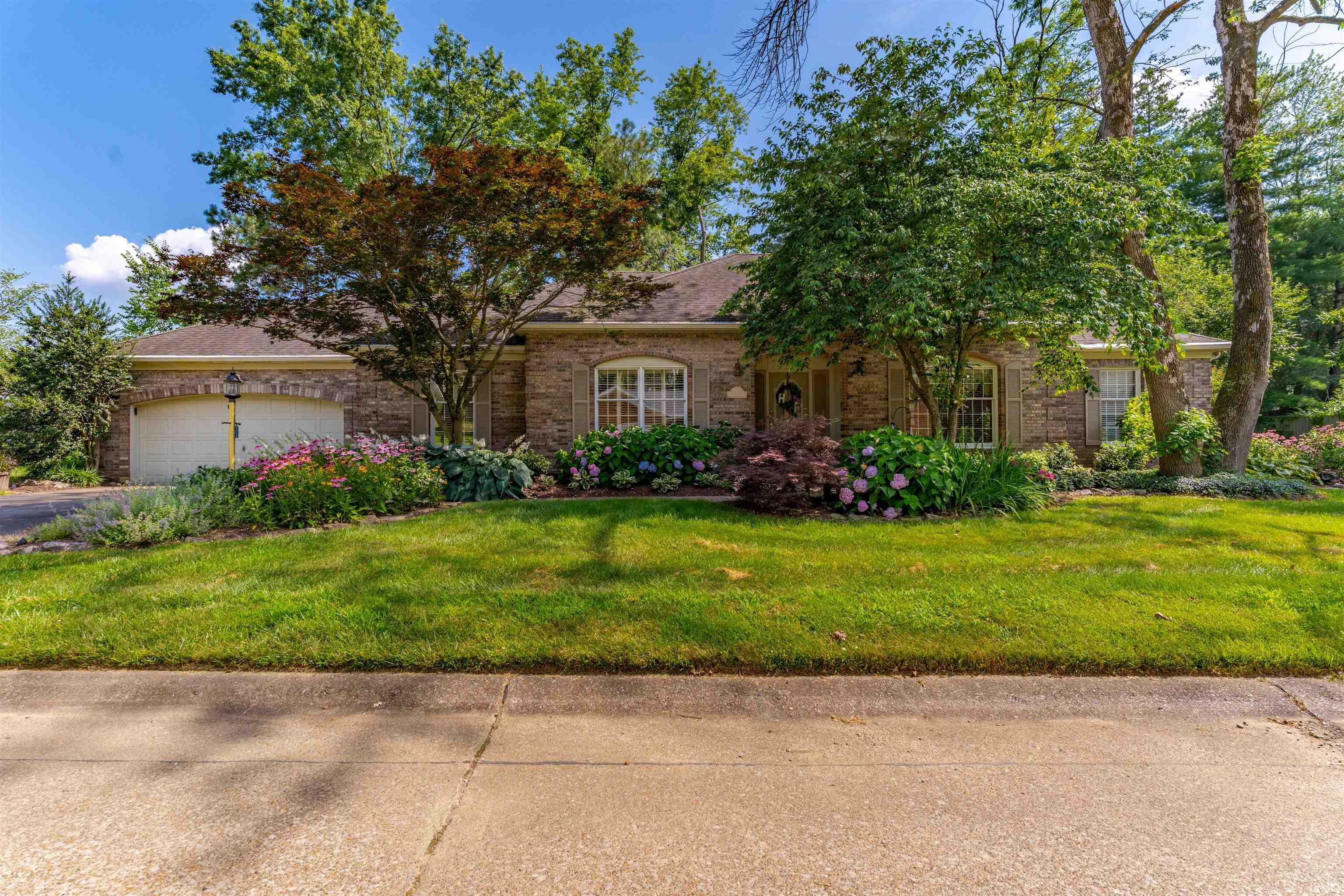 7377 Castle Hills Drive  Newburgh IN 47630-9633 photo