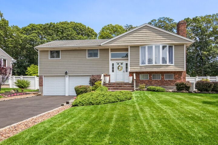 Property Photo:  31 Sterling Lane  NY 11787 