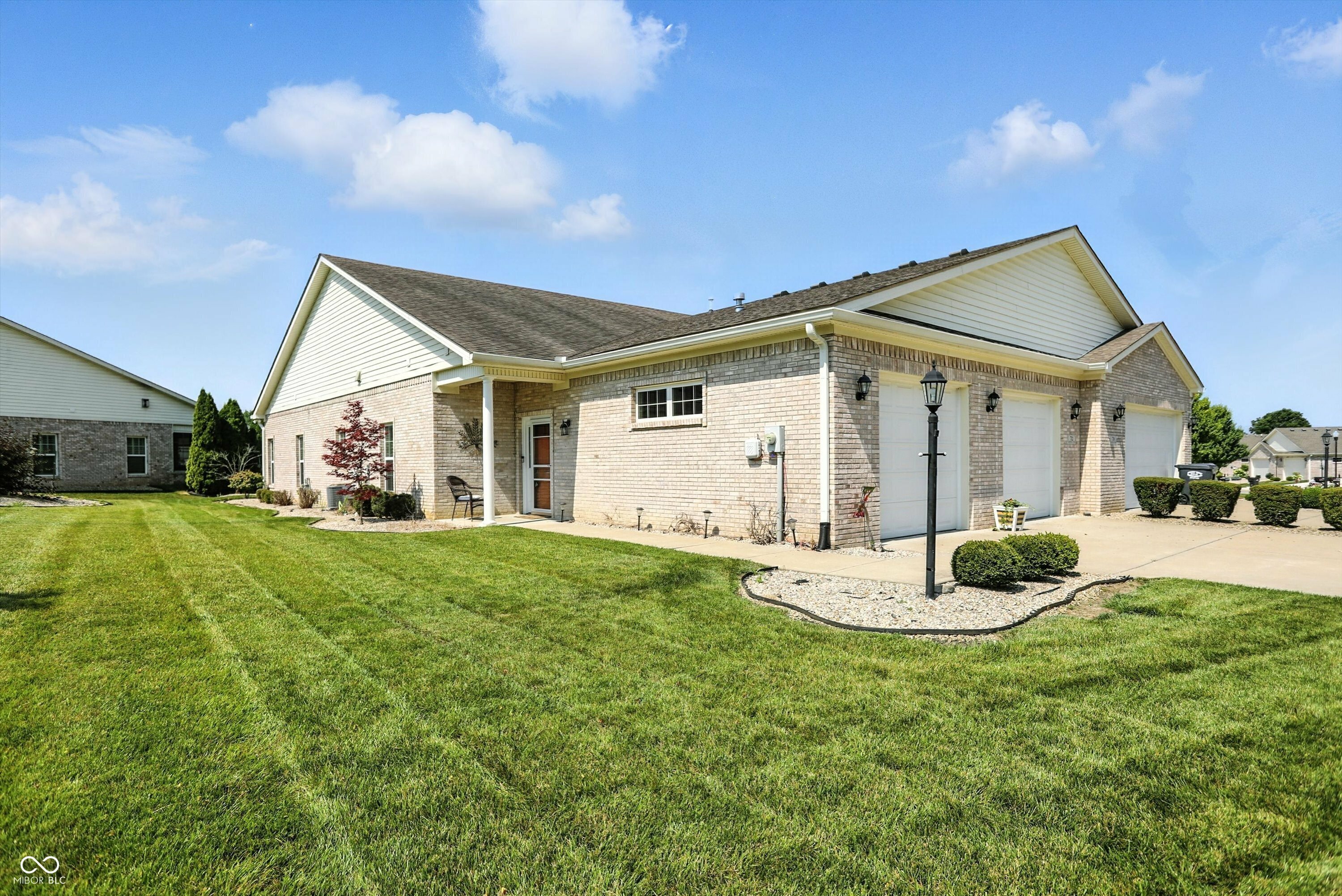 Property Photo: 712 Disciples Way IN 46143