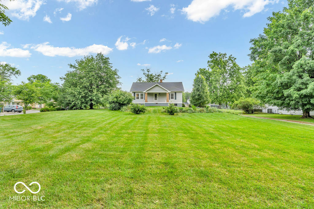 Property Photo: 1130 E 105th Street IN 46280