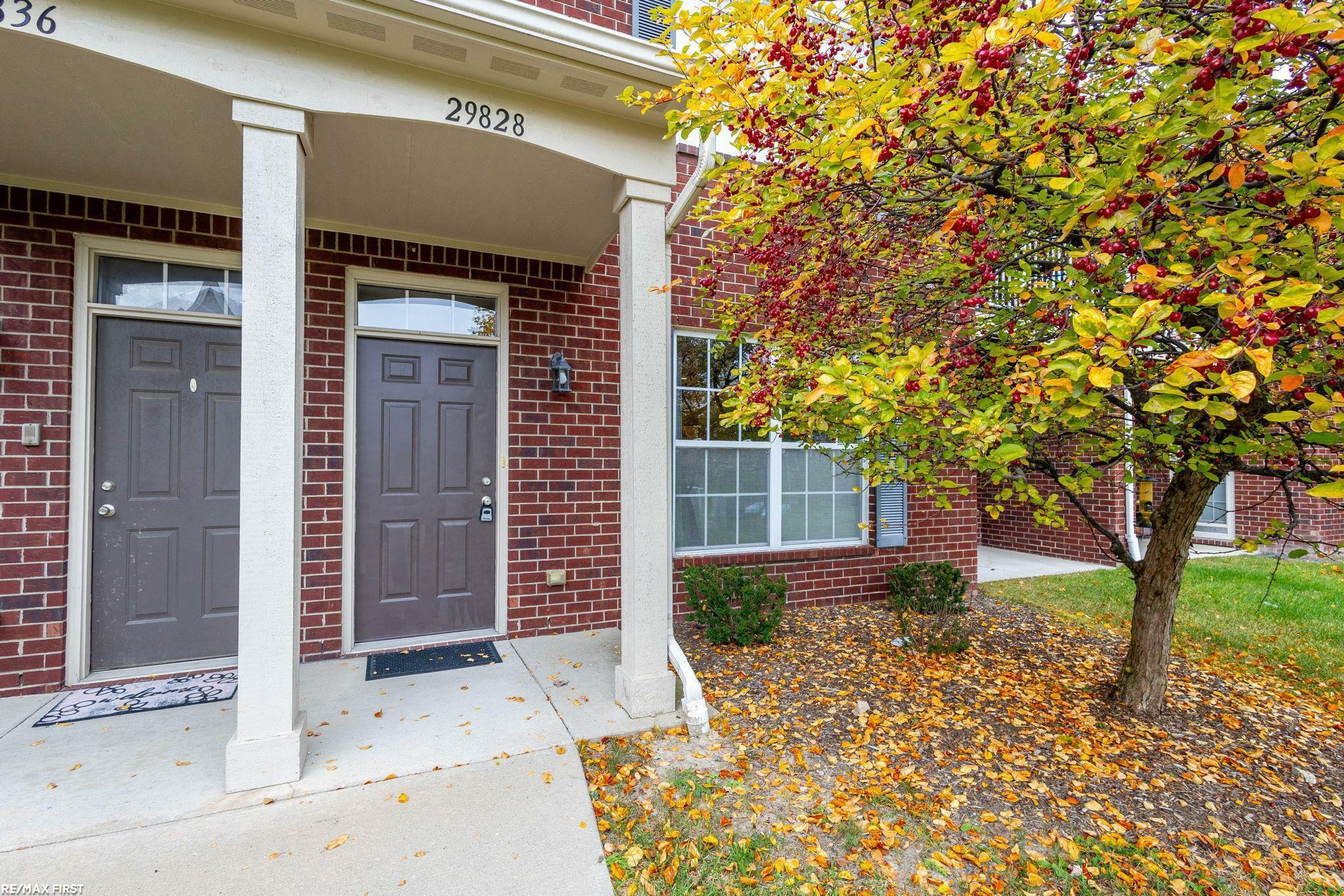 Property Photo: 29828 Fox Run Cir Circles Unit 100 MI 48092