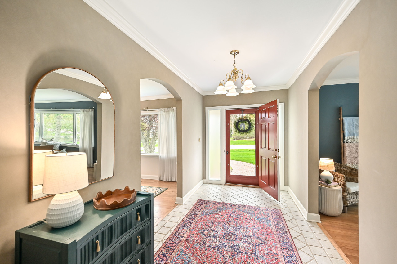 Property Photo: 1211 E Donges Ct WI 53217