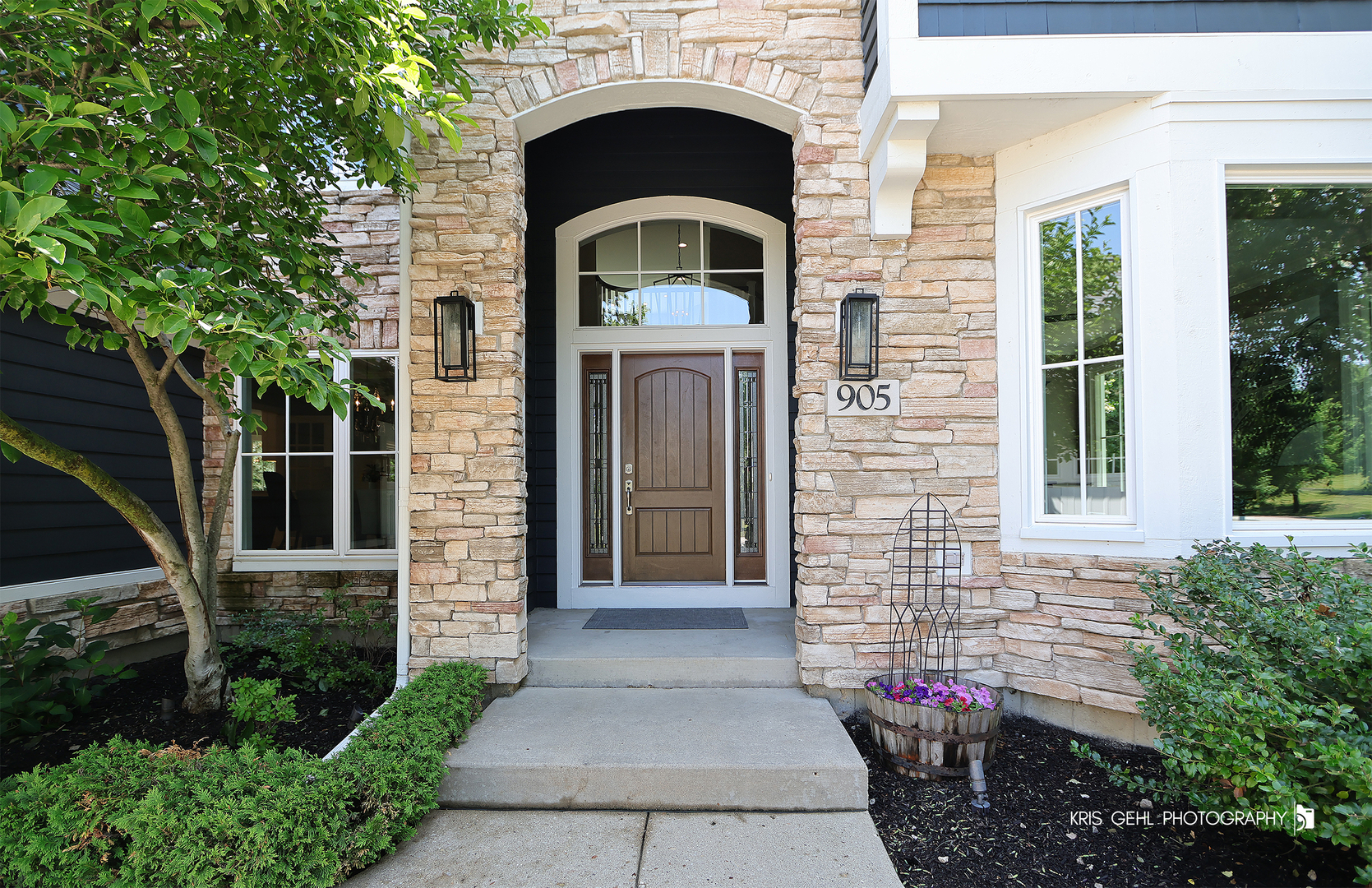 Property Photo: 905 Burnham Court IL 60502