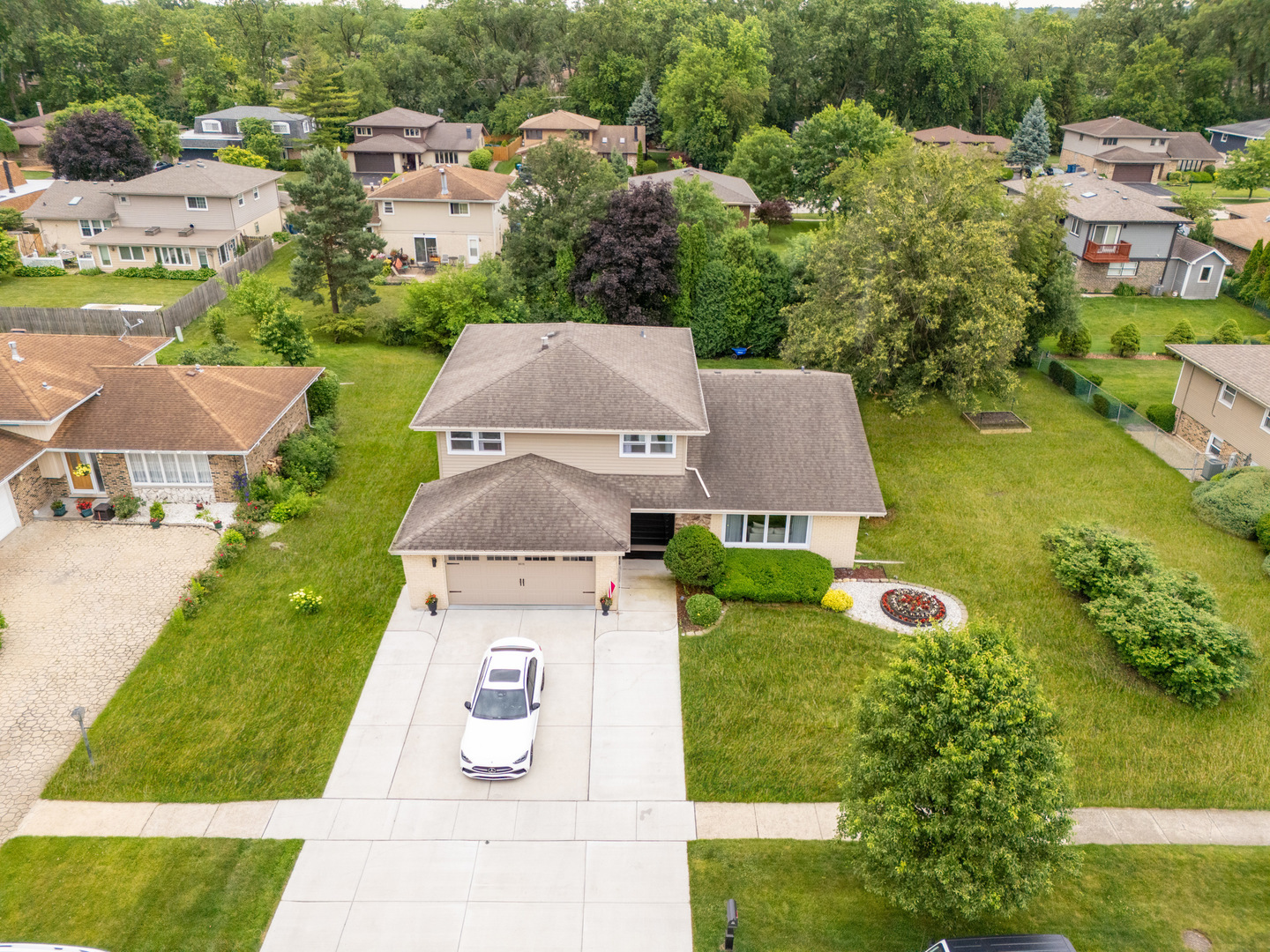 Property Photo:  8515 Broadmoor Drive  IL 60465 