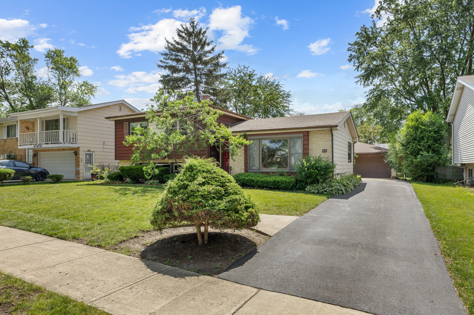Property Photo:  874 S Wisconsin Avenue  IL 60101 