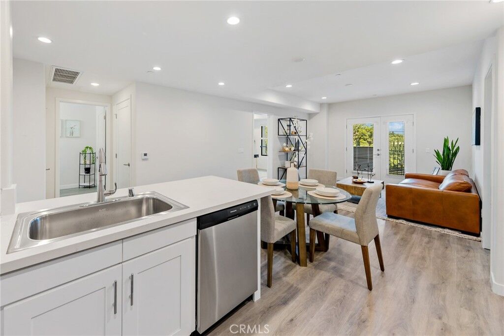 Property Photo:  419 N Chandler Avenue 523  CA 91754 