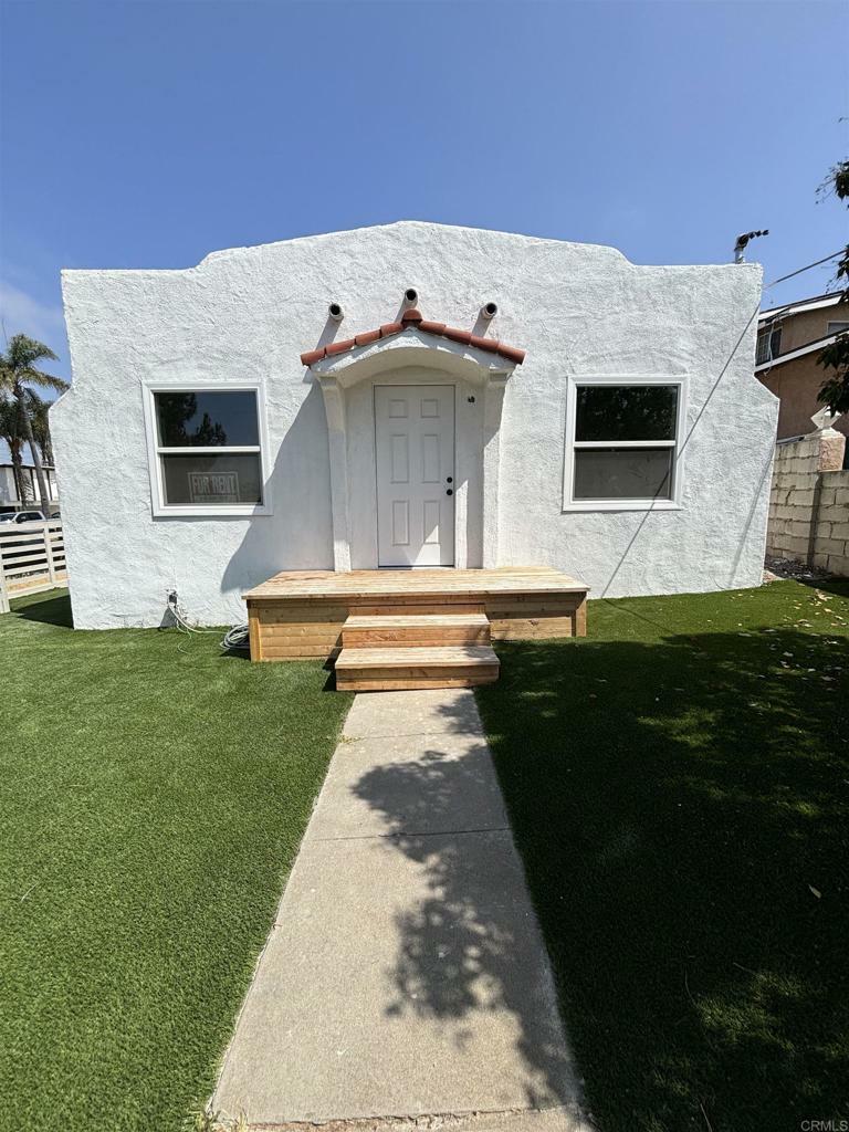 Property Photo: 905 E 5th St CA 91950