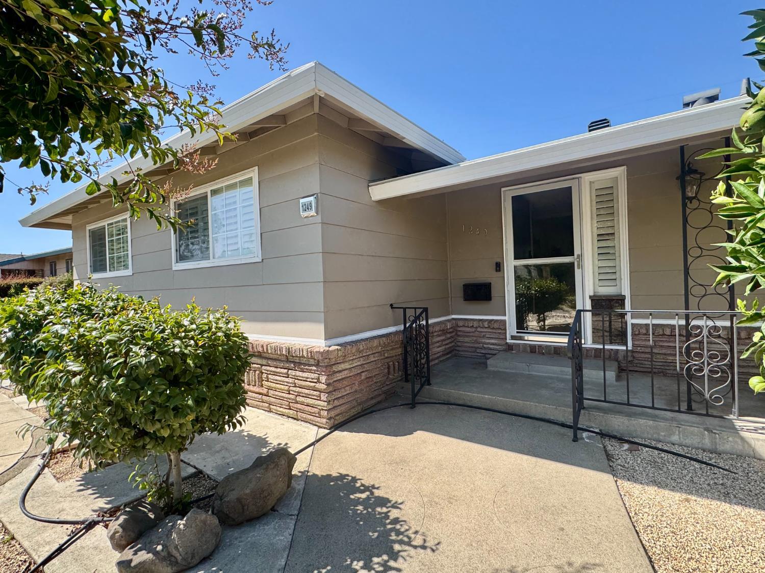 1249 El Encanto Way  Sacramento CA 95831 photo