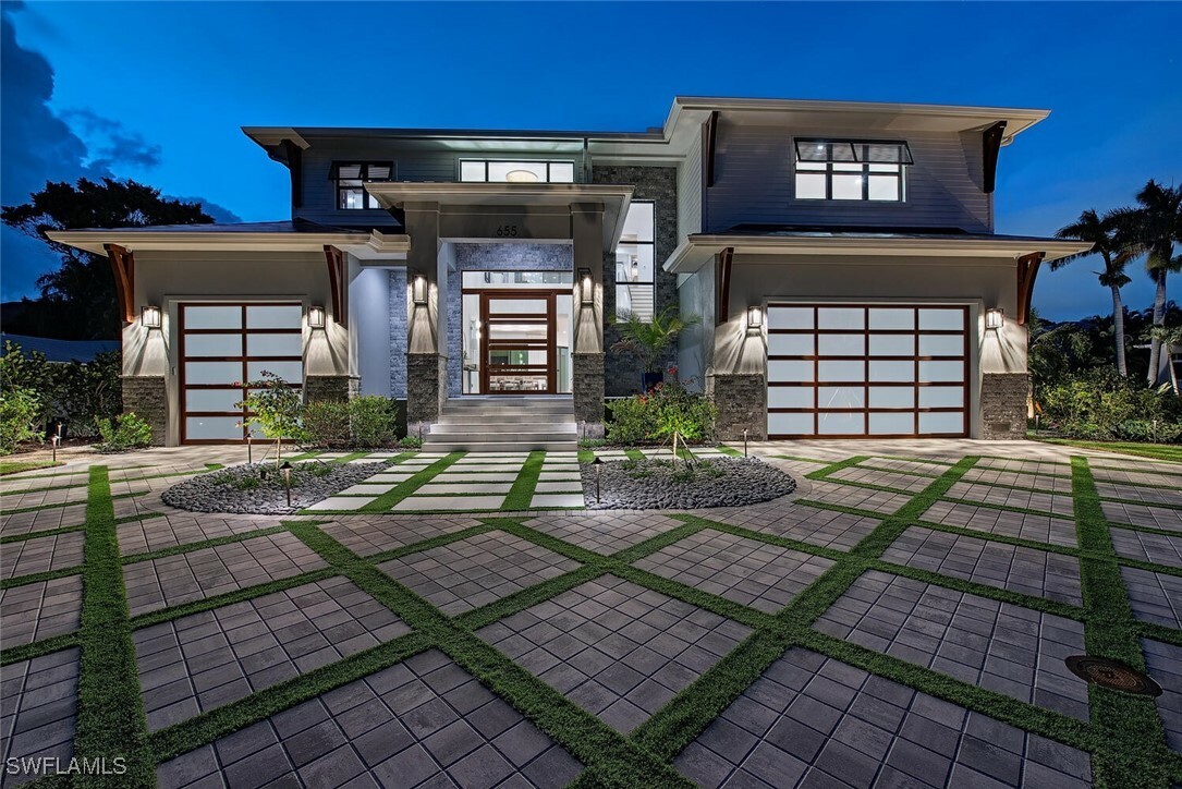 Property Photo: 655 Parkview Lane FL 34103