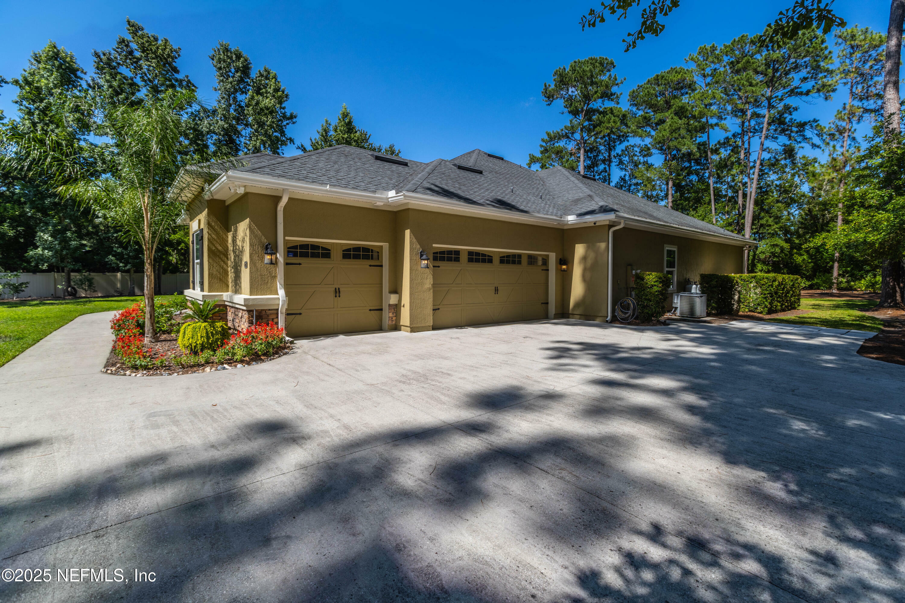 Property Photo: 12245 Tracy Ann Road FL 32223