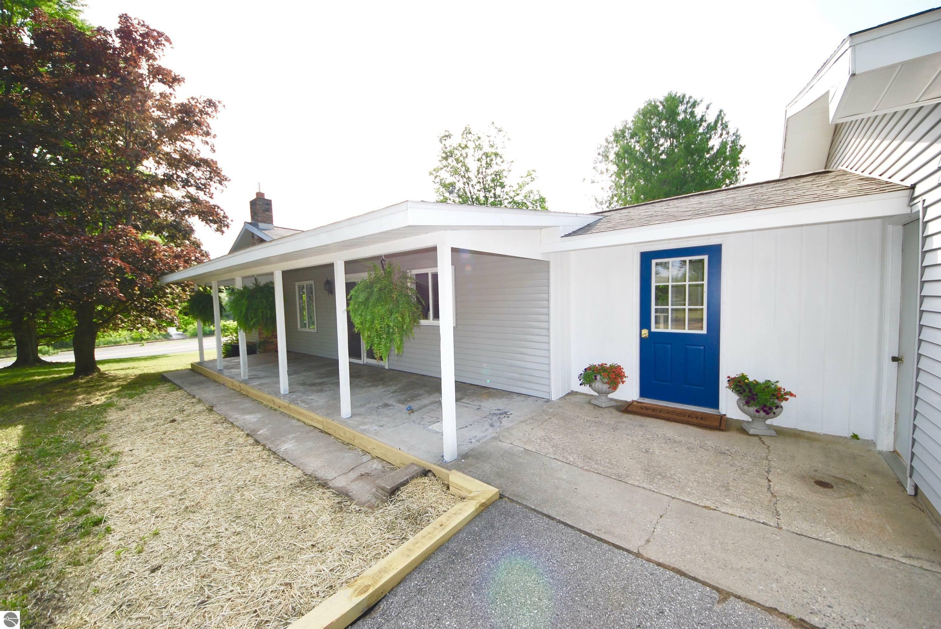 Property Photo:  2262 W River Road  MI 49696 