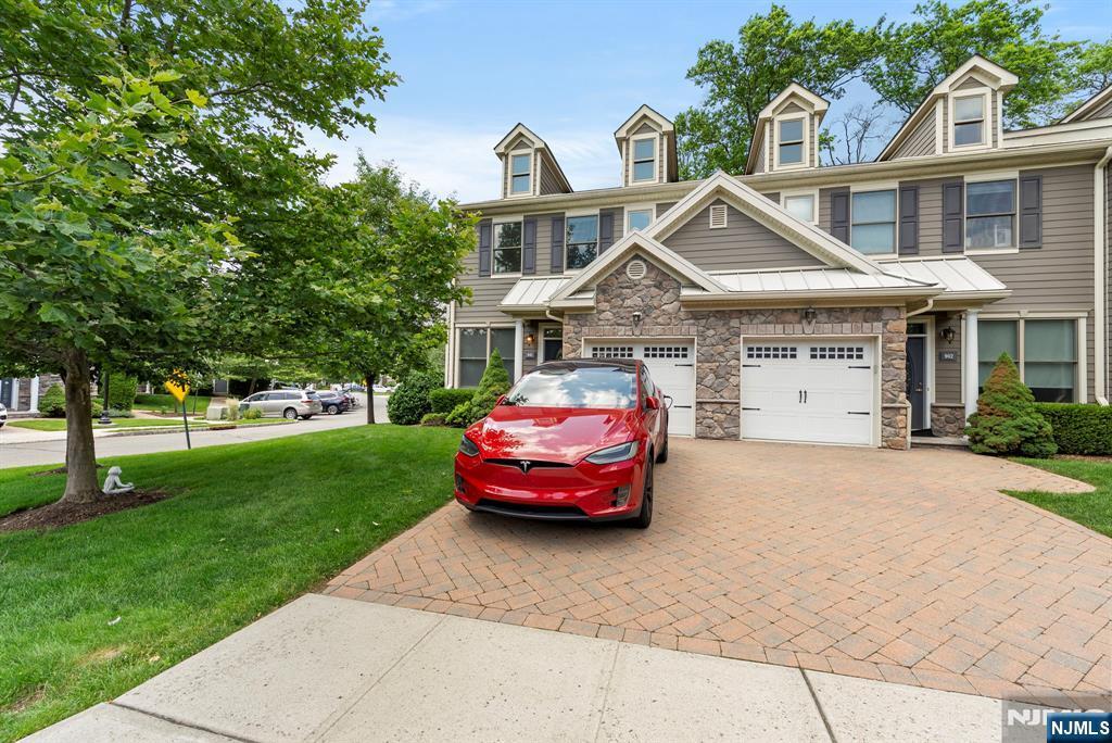 Property Photo: 901 Whitney Lane NJ 07401