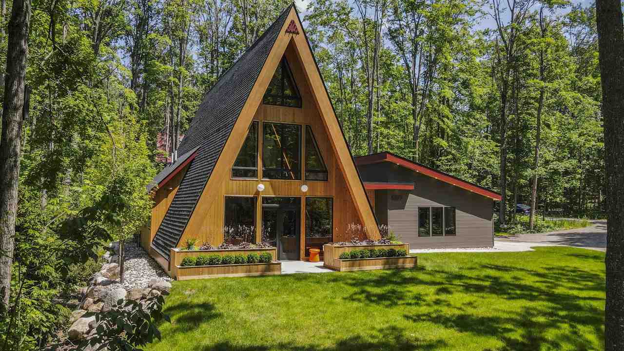 5277 Tyrol  Harbor Springs MI 49740 photo