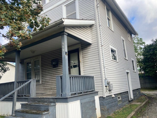 Property Photo: 559 Nash Street OH 44306