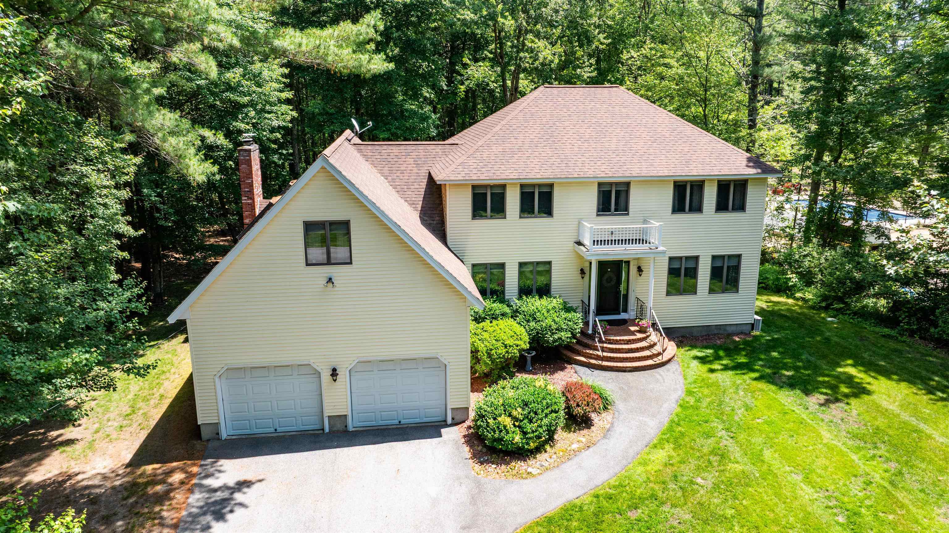 Property Photo: 7 Golden Oaks Drive NH 03079
