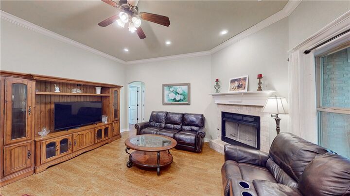 Property Photo: 696 E Thornstone Avenue AR 72774