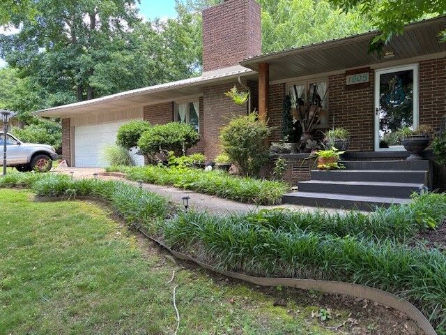 Property Photo:  1605 Brentwood Drive  AR 72601 