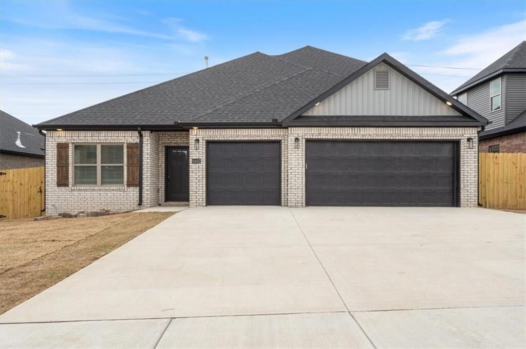 Property Photo:  6602 SW Spindle Street  AR 72713 