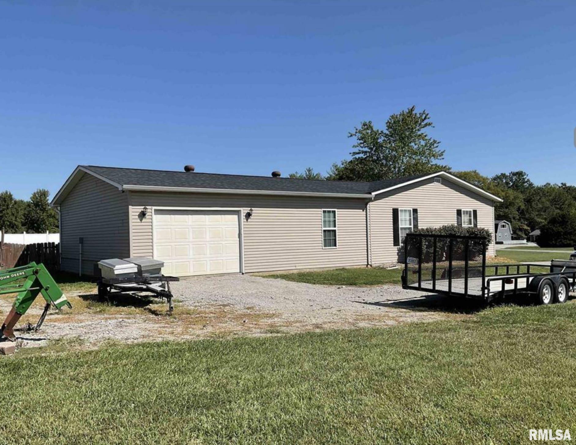 Property Photo: 18425 N Stratford Lane IL 62864