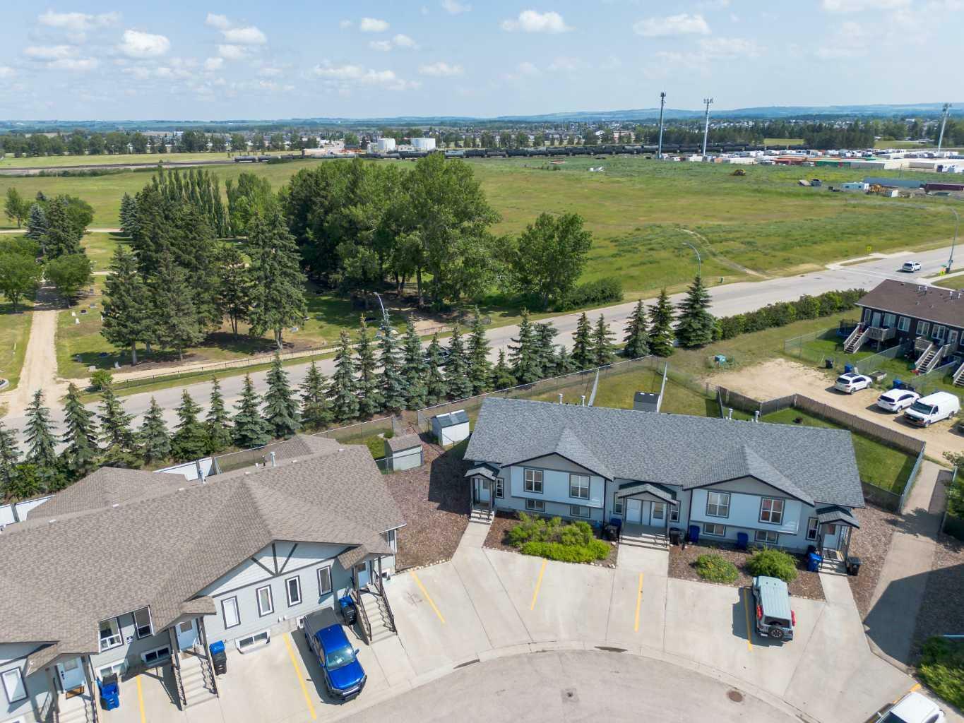 Property Photo: 89 Winston Place AB T0M 0J0