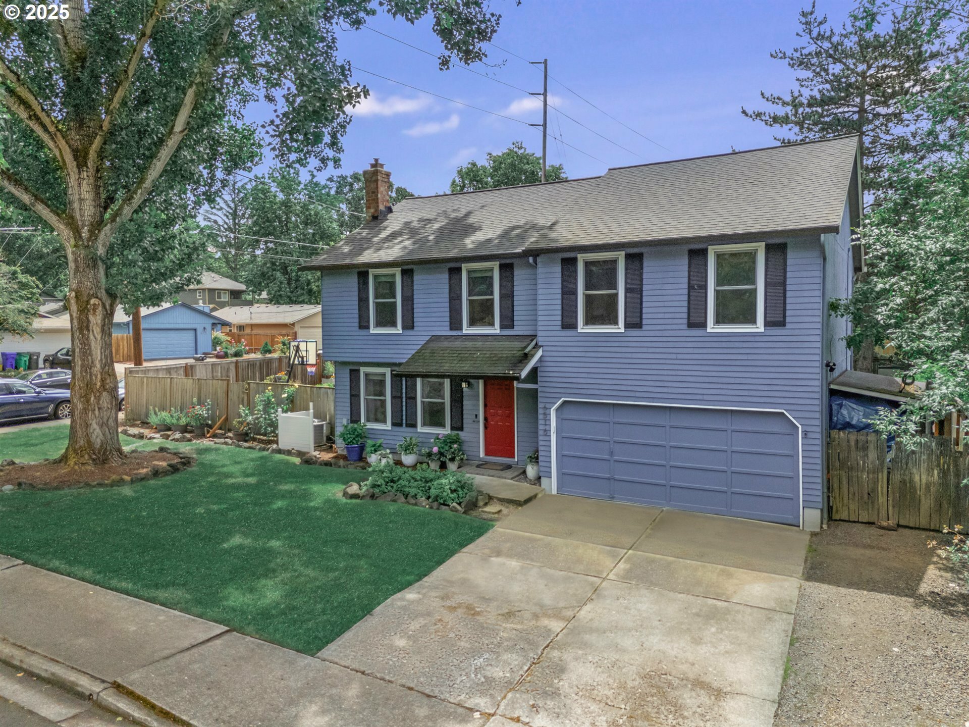 Property Photo: 6516 SW Locust St OR 97223
