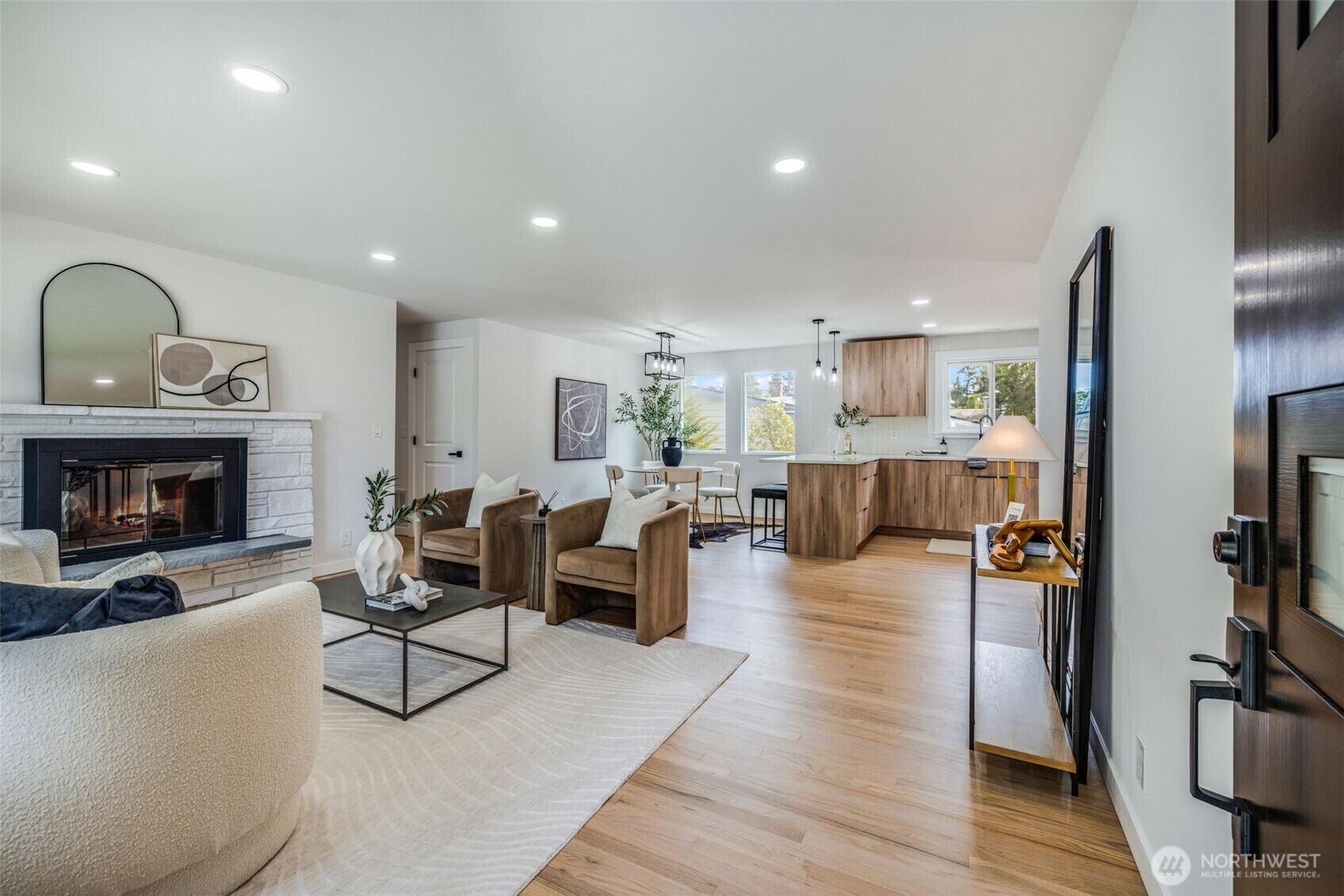 Property Photo: 1241 S 226th St WA 98198
