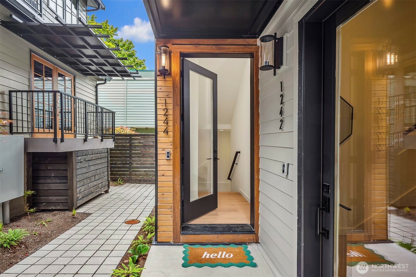 Property Photo: 1244 15th Avenue E 9 WA 98112