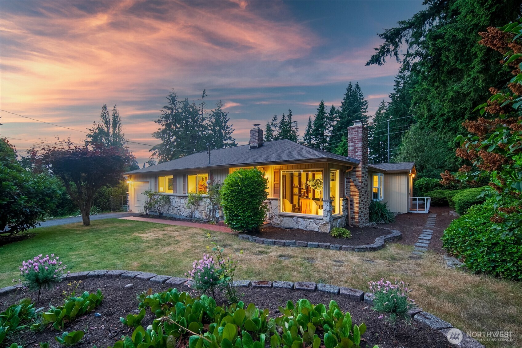 Property Photo: 852 NE 194th Street WA 98155