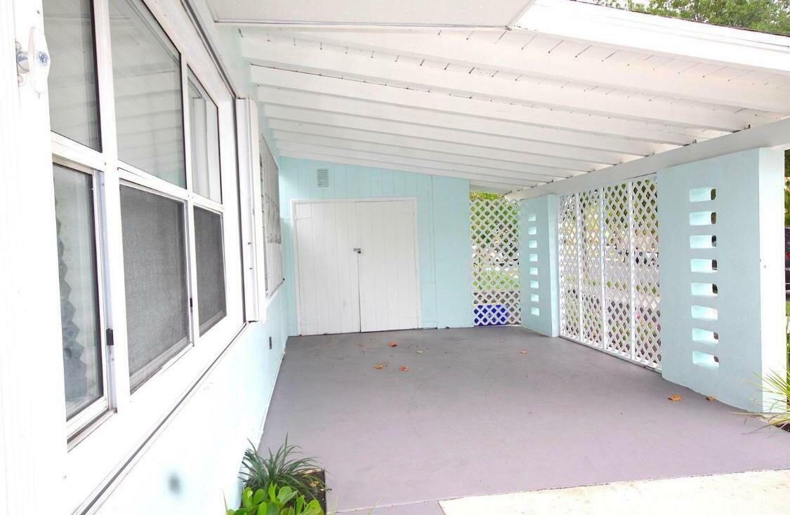 Property Photo: 5501 Spruce Avenue FL 33407