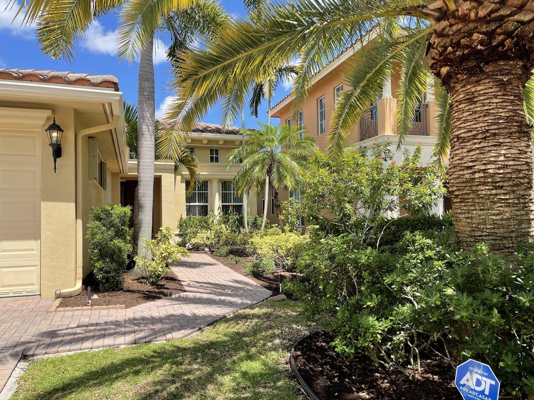 Property Photo: 8240 NW 105th Ln Lane FL 33076