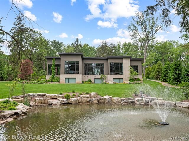 4890 Charing Cross Road  Bloomfield Twp MI 48304 photo