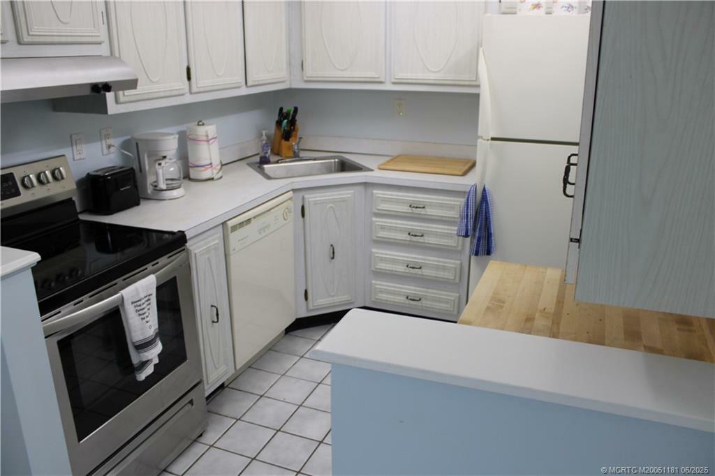 Property Photo: 2600 S Kanner Highway C3 FL 34994