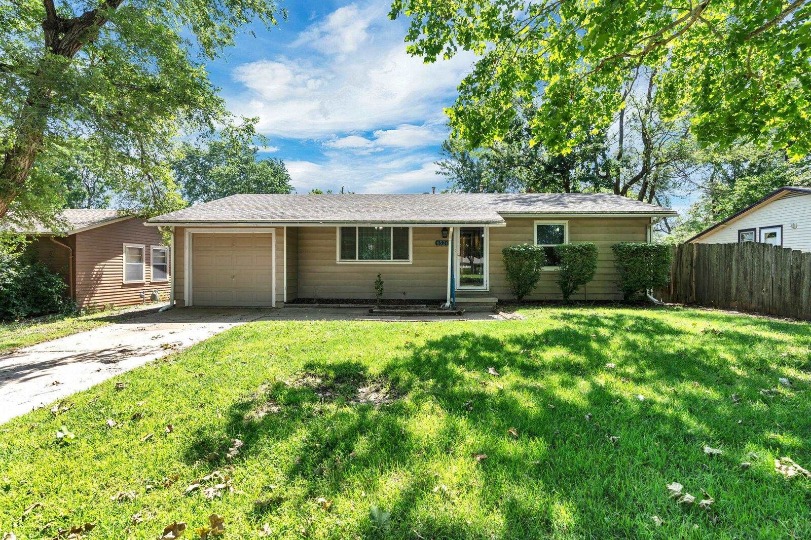 Property Photo: 6526 N Hydraulic St KS 67219