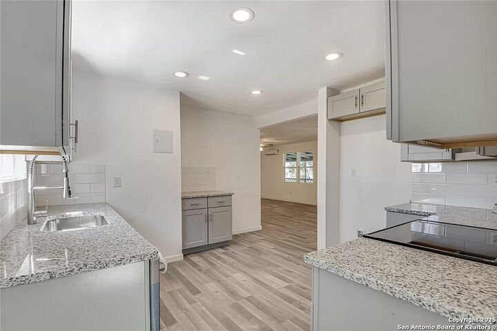 Property Photo:  1668 Lakeview  TX 78133 